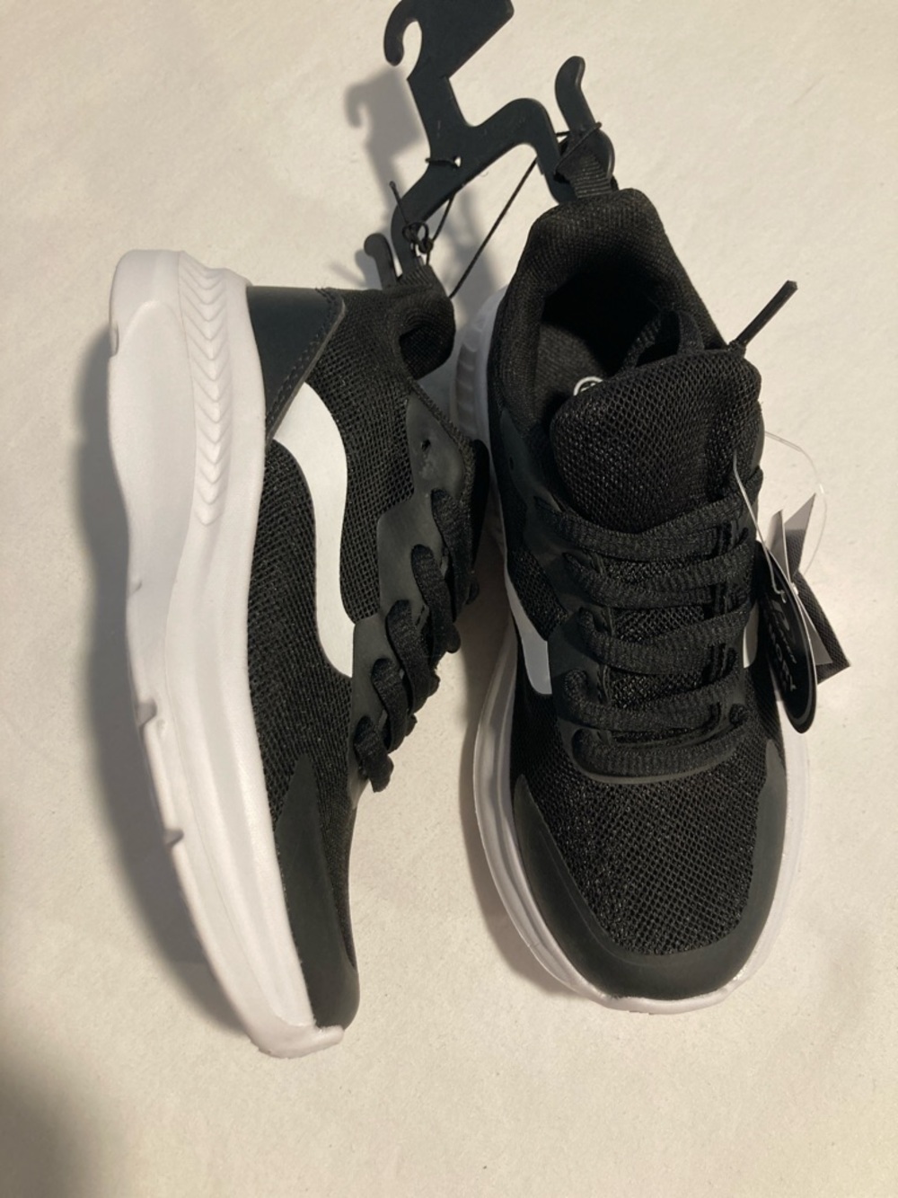 Pro Player Kids Black and White Lightweight Sneakers (Item No. D2)